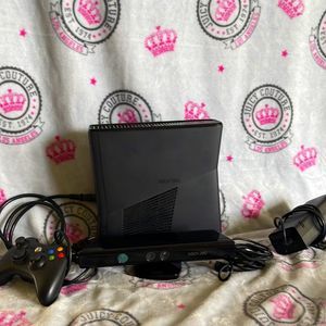 COPY - Xbox 360 Kinect Bundle ❤️